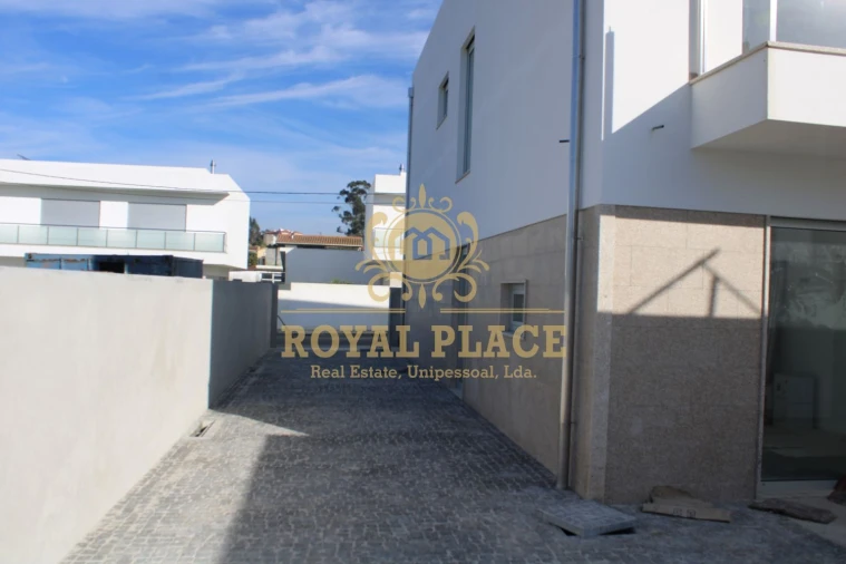 Moradia T4 para Venda em Santa Maria da Feira, Travanca, Sanfins e Espargo Foto 29