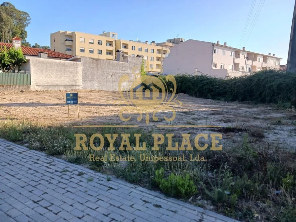 Terreno para Venda em Santa Maria de Lamas Foto 1