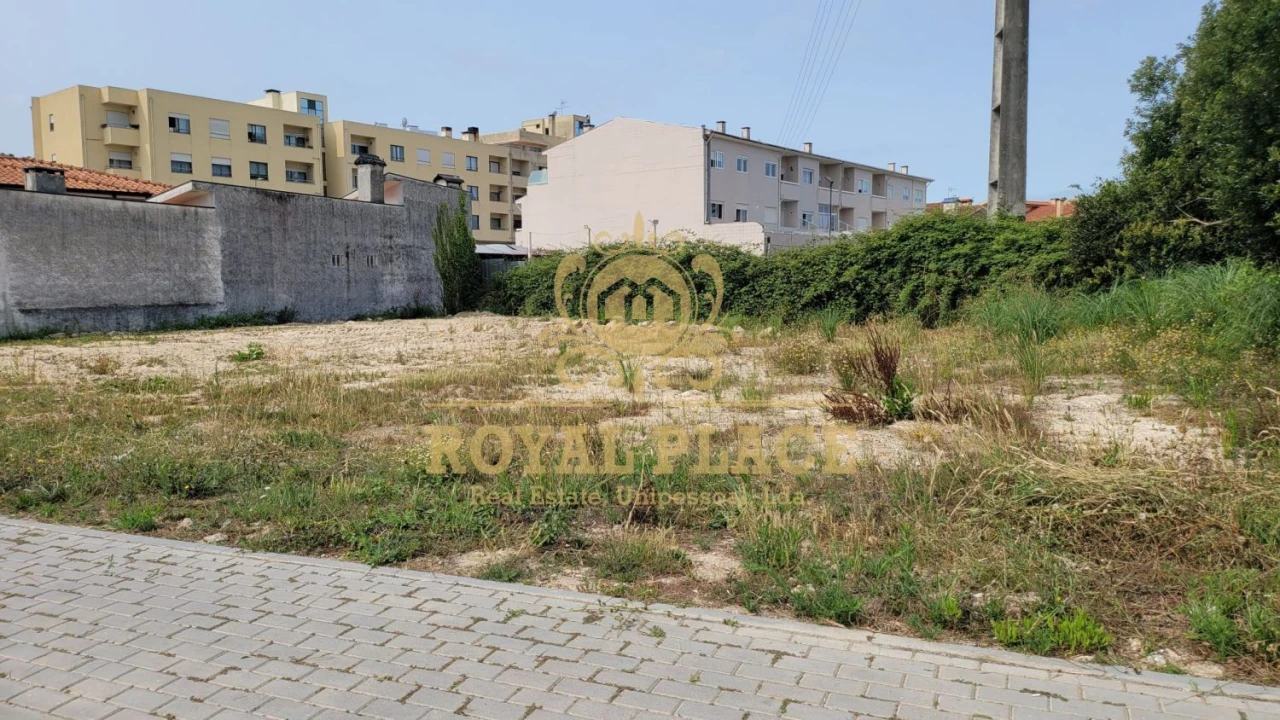 Terreno para Venda em Santa Maria de Lamas Foto 4