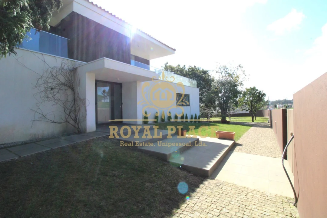 Moradia T10 para Venda em São Miguel do Souto e Mosteirô Foto 3