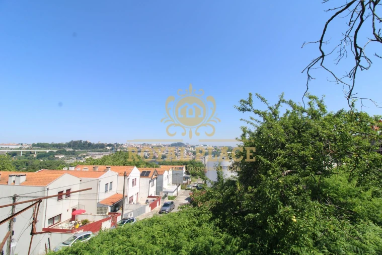 Moradia T10 para Venda em Oliveira do Douro Foto 14