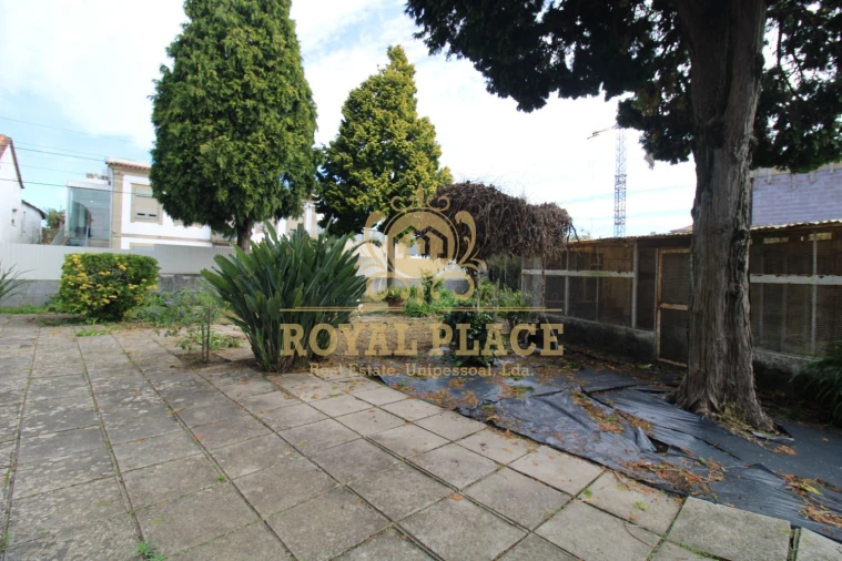 Moradia T4 para Venda em Argoncilhe Foto 23