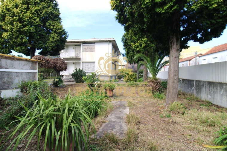 Moradia T4 para Venda em Argoncilhe Foto 2