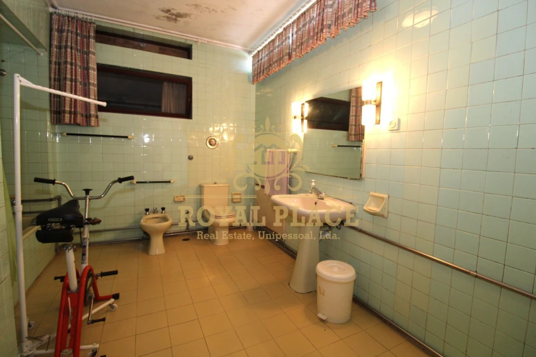 Moradia T4 para Venda em Argoncilhe Foto 12