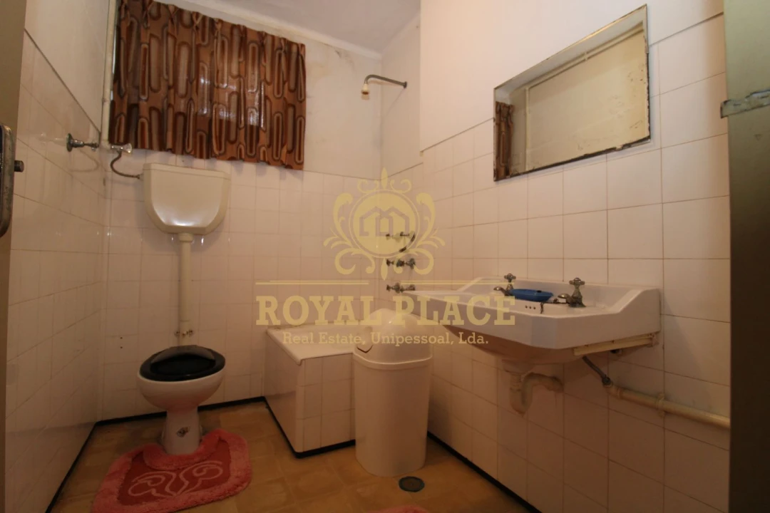 Moradia T4 para Venda em Argoncilhe Foto 7