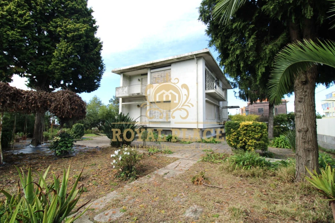 Moradia T4 para Venda em Argoncilhe Foto 1