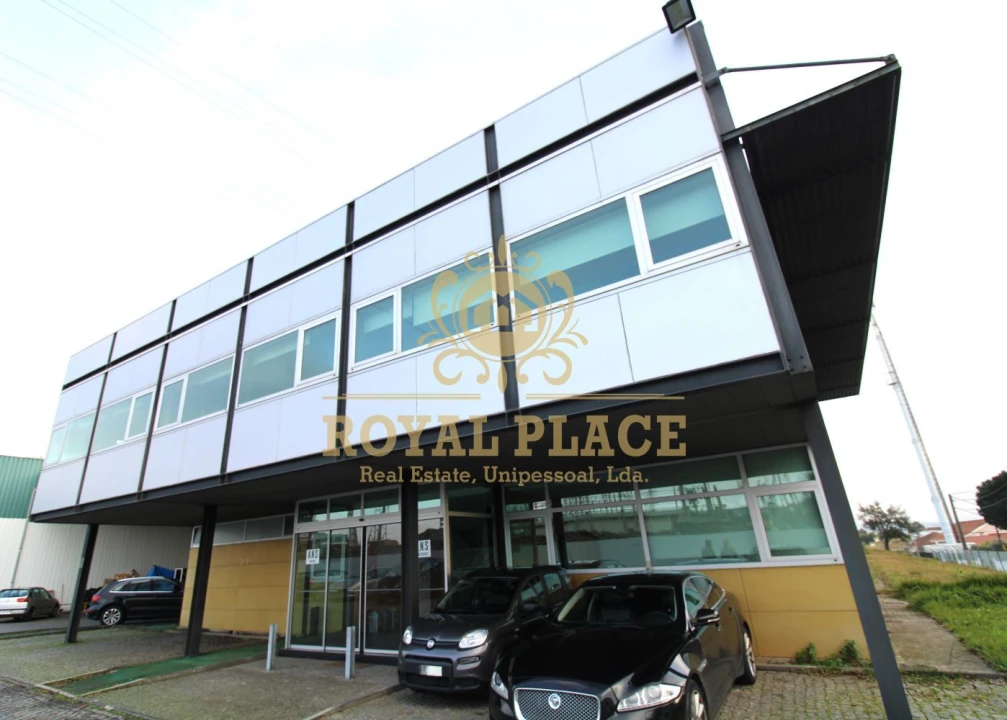 Loja para Arrendamento em Sanguedo Foto 4