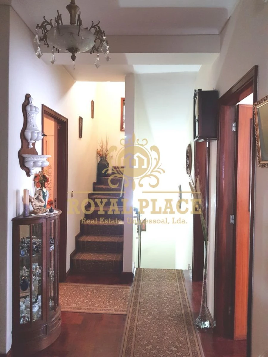 Apartamento T9 para Venda em Paços de Brandão Foto 18