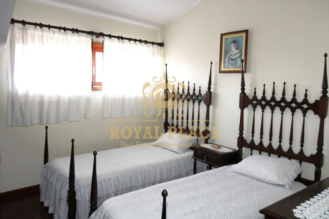 Apartamento T9 para Venda em Paços de Brandão Foto 7