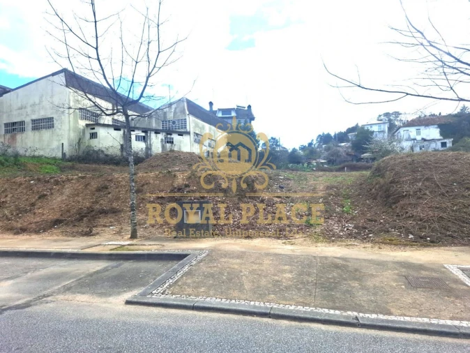 Terreno para Venda em São João da Madeira Foto 1