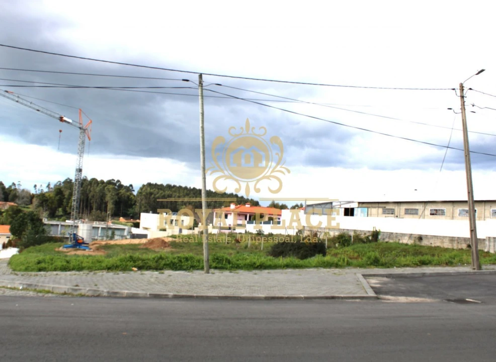 Terreno para Venda em Paços de Brandão Foto 8