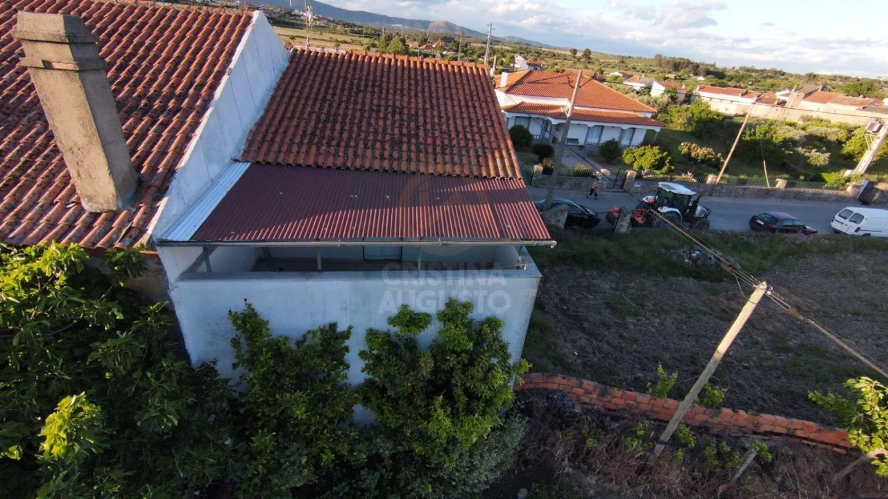 Moradia T2 para Venda em Fundão, Valverde, Donas, A. Joanes, A. Nova Cabo Foto 2