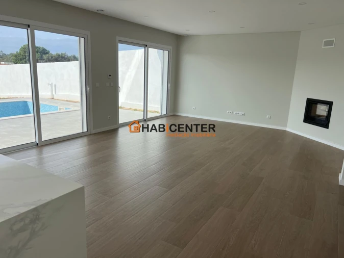 Moradia T4 para Venda em São Martinho do Porto Foto 21