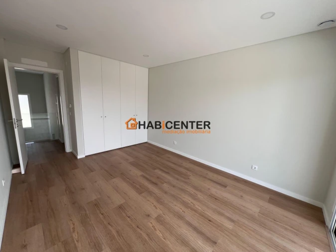 Moradia T4 para Venda em São Martinho do Porto Foto 26