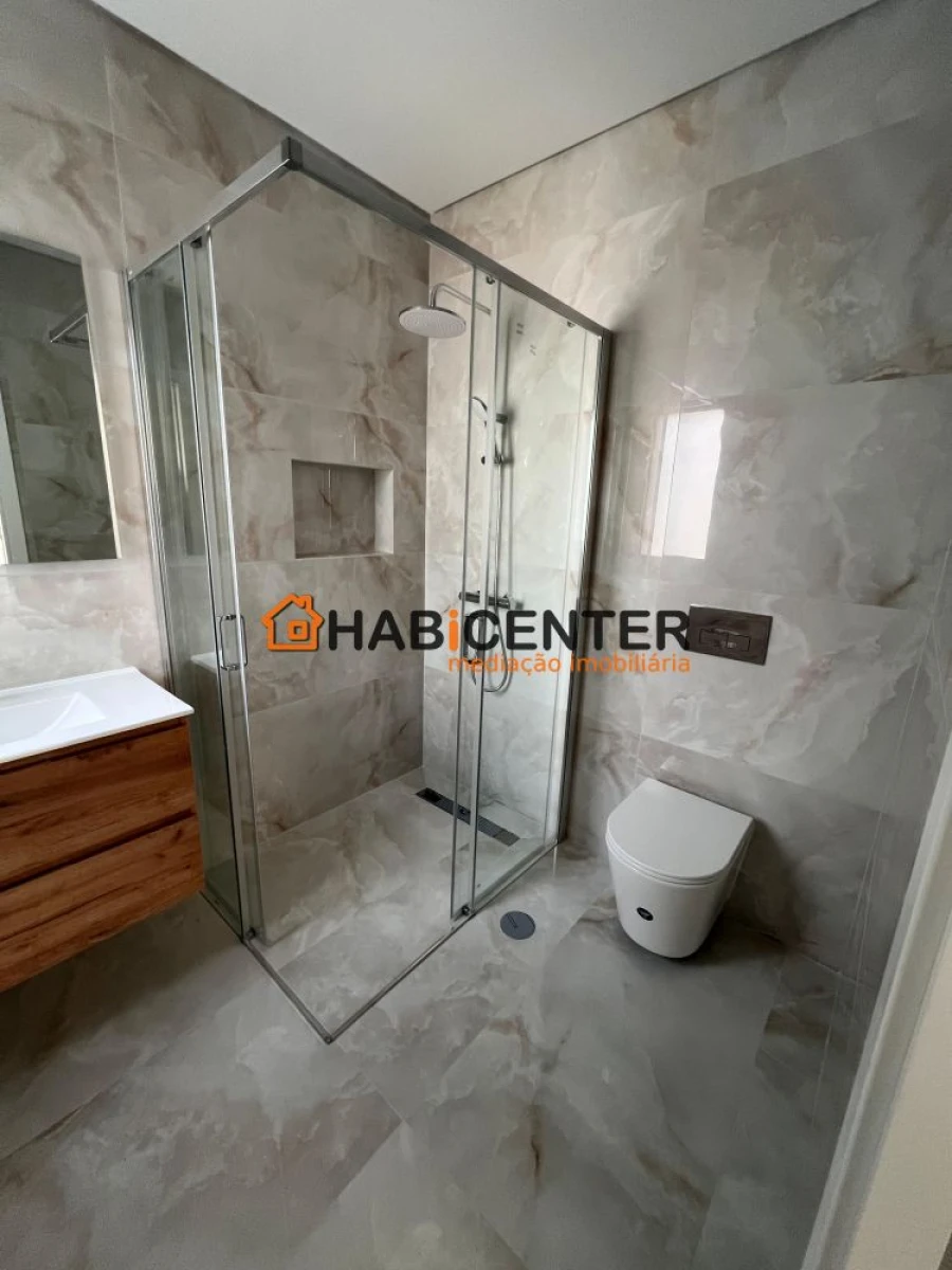 Moradia T4 para Venda em São Martinho do Porto Foto 33