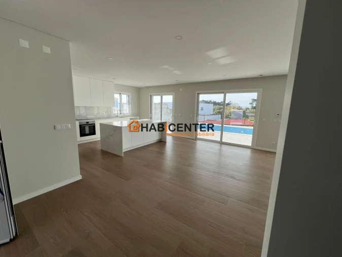 Moradia T4 para Venda em São Martinho do Porto Foto 19