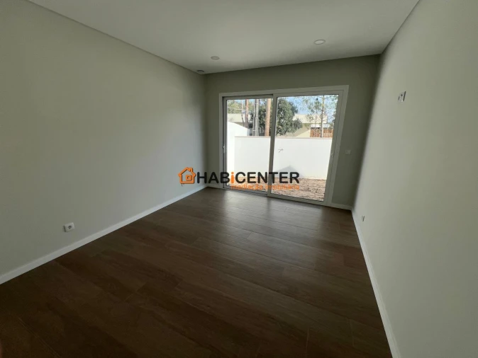 Moradia T4 para Venda em São Martinho do Porto Foto 22