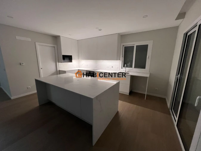 Moradia T4 para Venda em São Martinho do Porto Foto 16