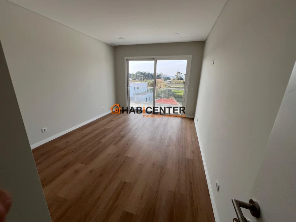 Moradia T4 para Venda em São Martinho do Porto Foto 29