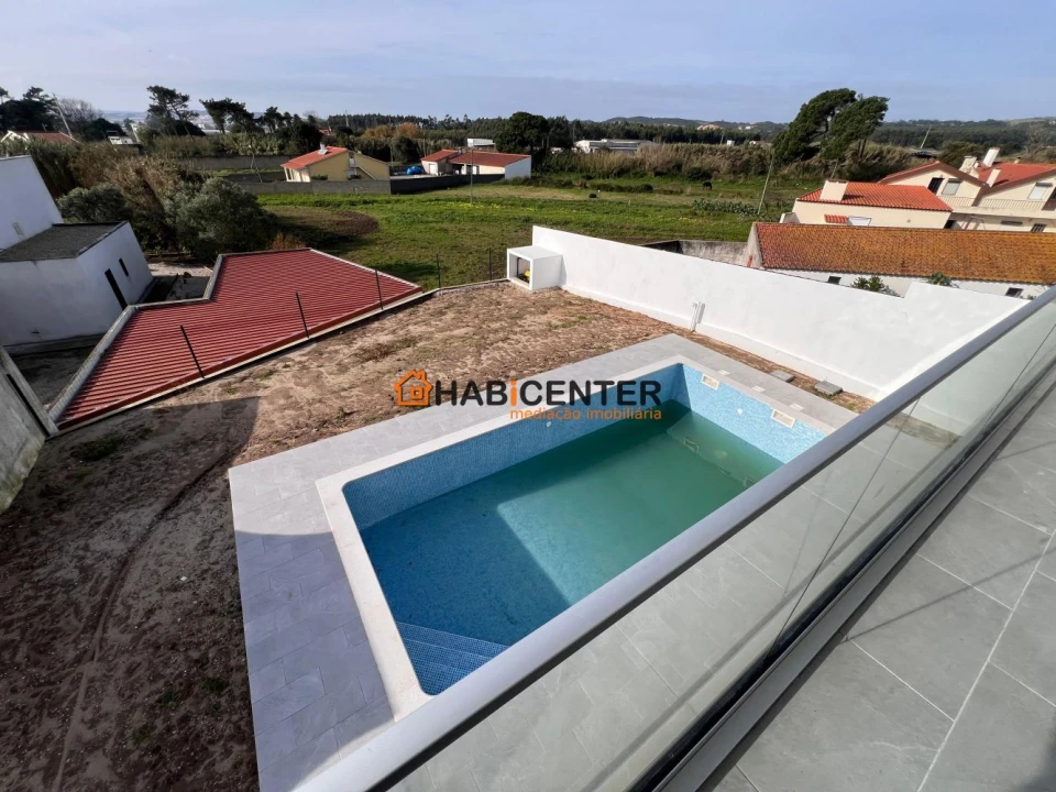 Moradia T4 para Venda em São Martinho do Porto Foto 4