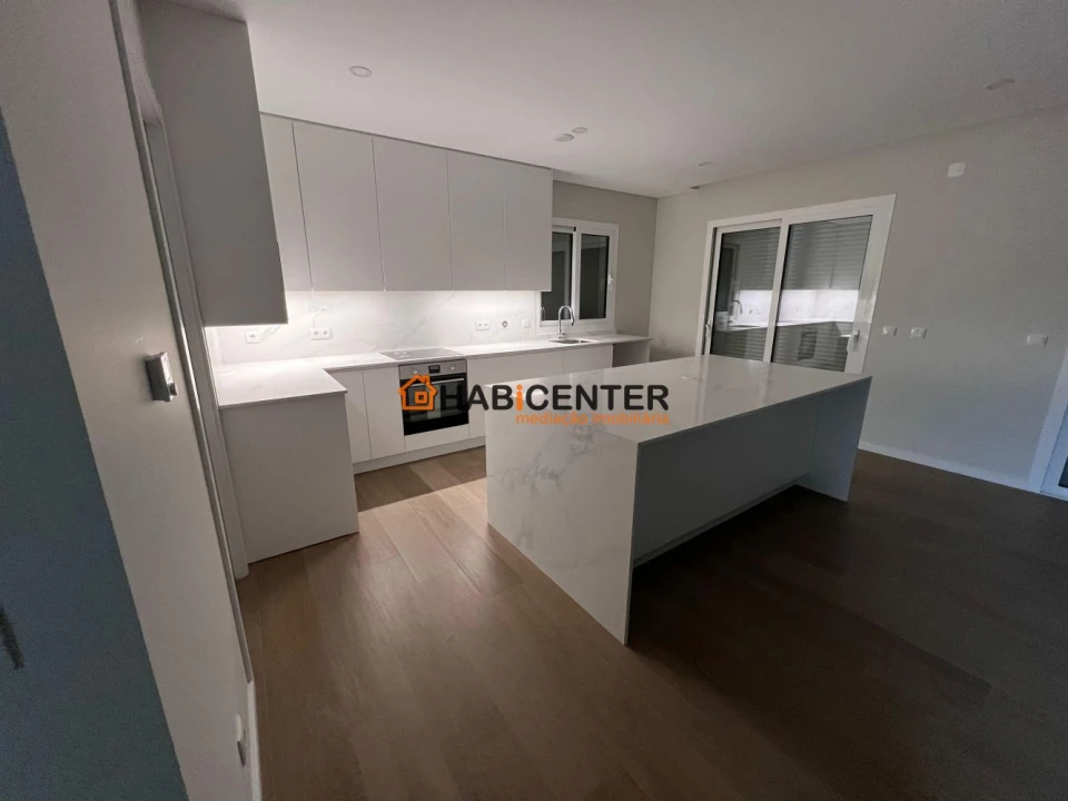 Moradia T4 para Venda em São Martinho do Porto Foto 20