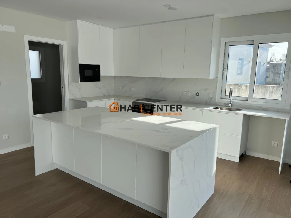 Moradia T4 para Venda em São Martinho do Porto Foto 11