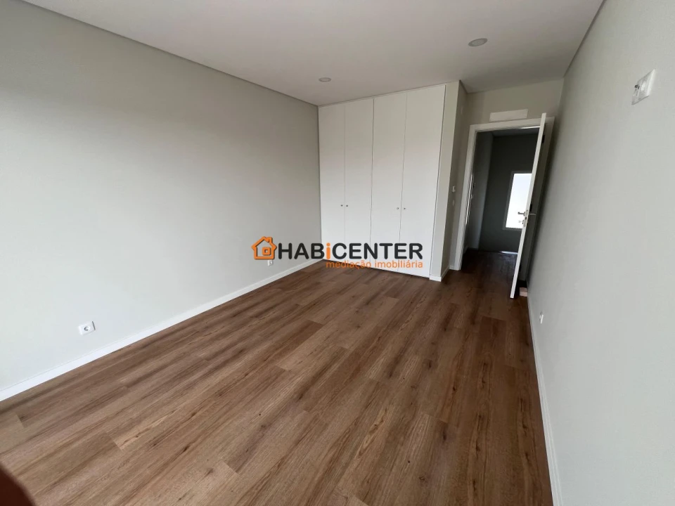 Moradia T4 para Venda em São Martinho do Porto Foto 24