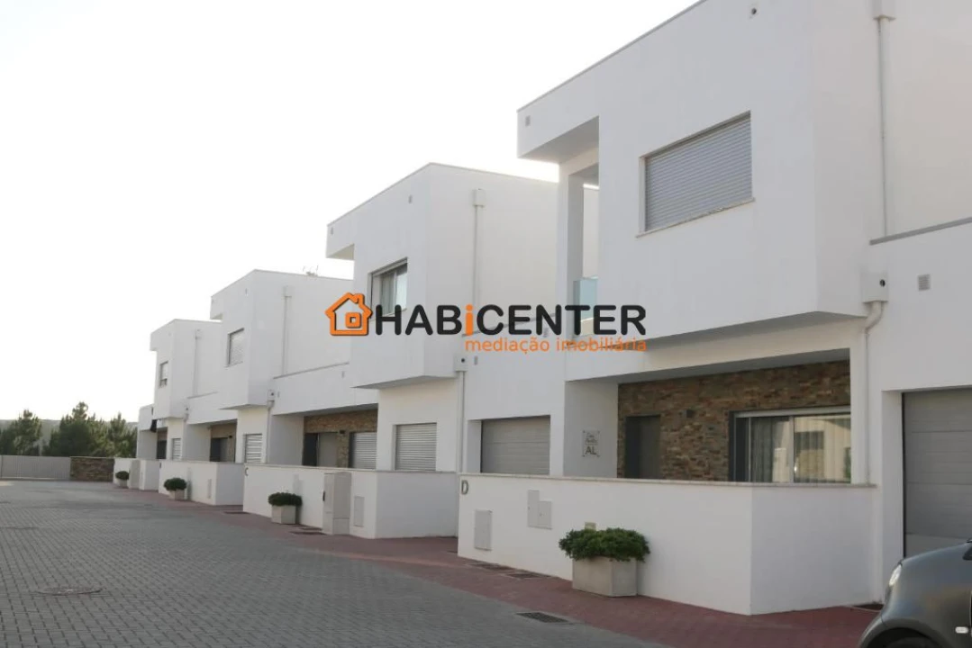 Moradia T3 para Venda em Nazare Foto 2