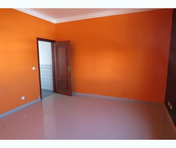 Moradia T2 para Venda em Assunção, Ajuda, Salvador e Santo Ildefonso Foto 6