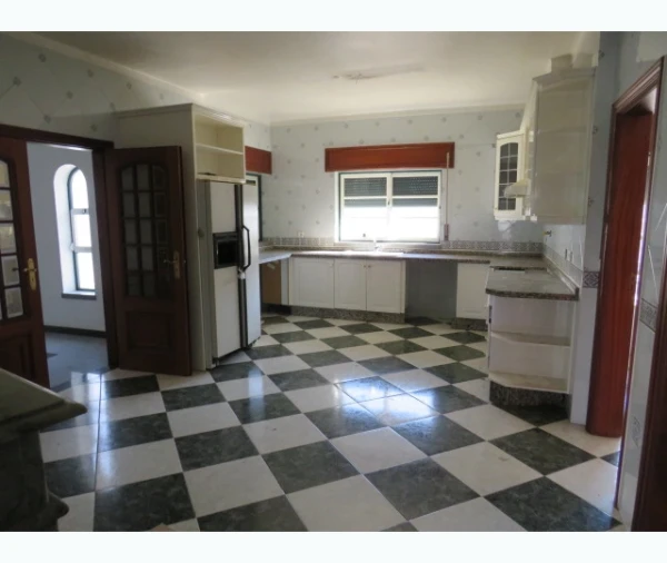 Moradia T2 para Venda em Assunção, Ajuda, Salvador e Santo Ildefonso Foto 5