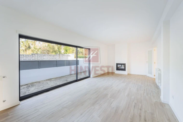 Moradia T4 para Venda em Monte Redondo e Carreira Foto 8