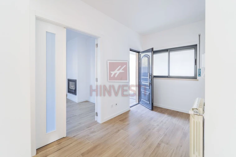 Moradia T4 para Venda em Monte Redondo e Carreira Foto 3