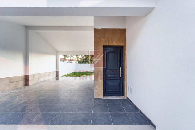 Moradia T4 para Venda em Monte Redondo e Carreira Foto 53