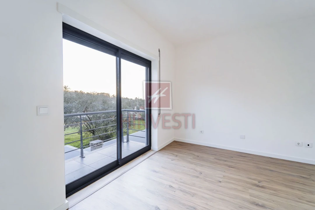 Moradia T4 para Venda em Monte Redondo e Carreira Foto 49