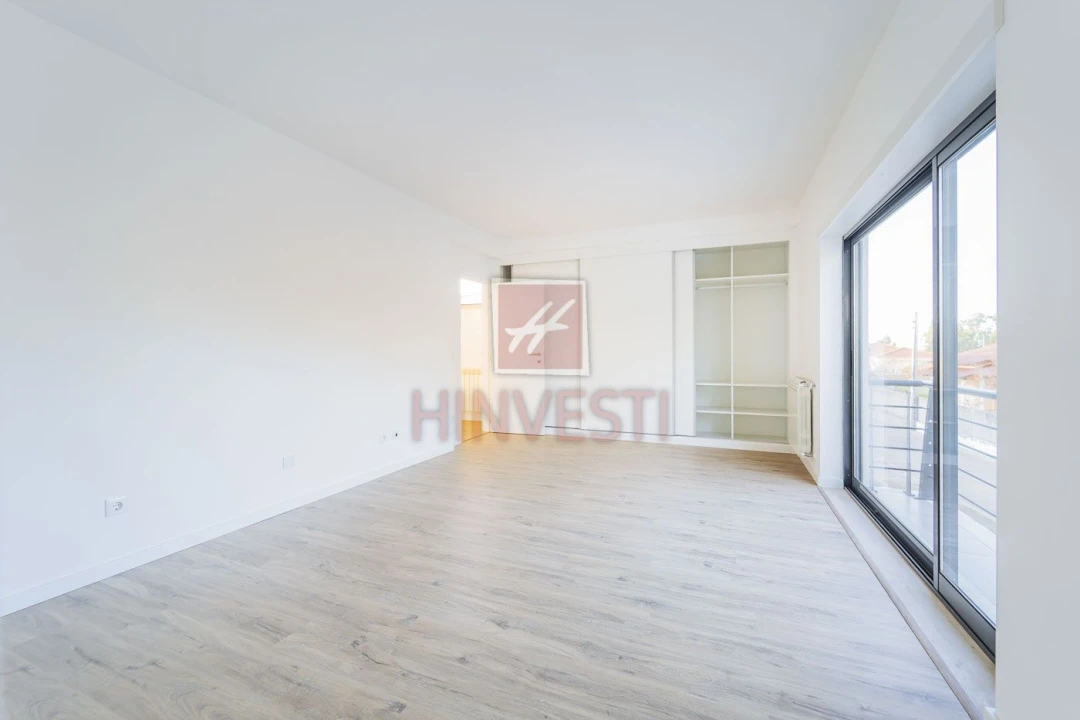 Moradia T4 para Venda em Monte Redondo e Carreira Foto 32