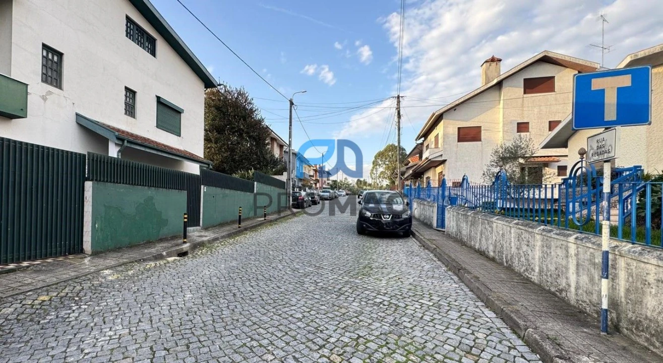 Terreno para Venda em Fânzeres e São Pedro da Cova Foto 6