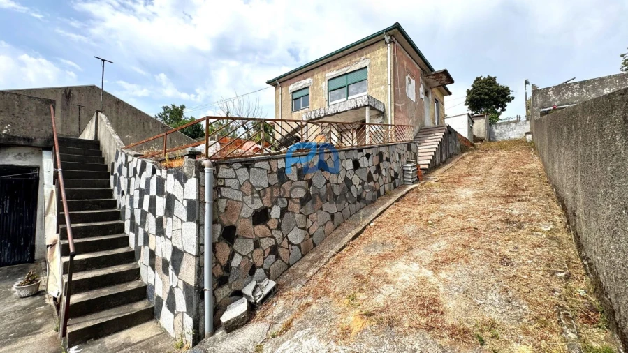 Moradia T9 para Venda em Gondomar (São Cosme), Valbom e Jovim Foto 2