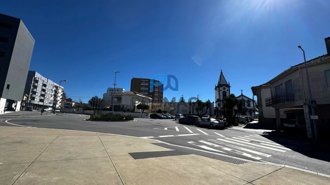 Moradia T4 para Venda em Gondomar (São Cosme), Valbom e Jovim Foto 32