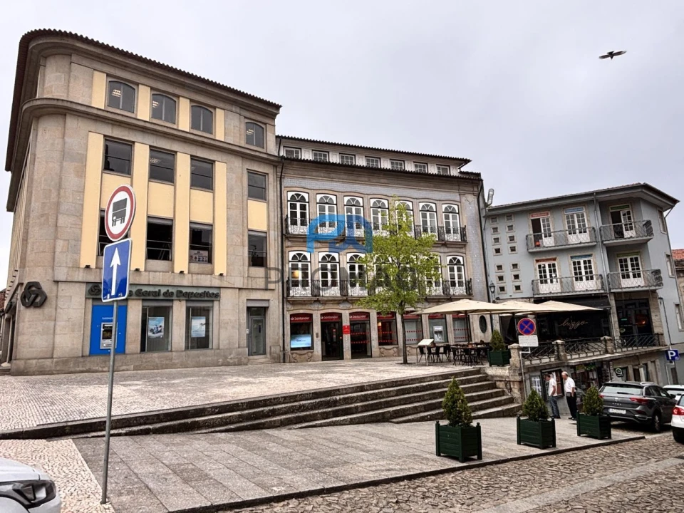 Loja para Arrendamento em Oliveira, São Paio e São Sebastião Foto 8