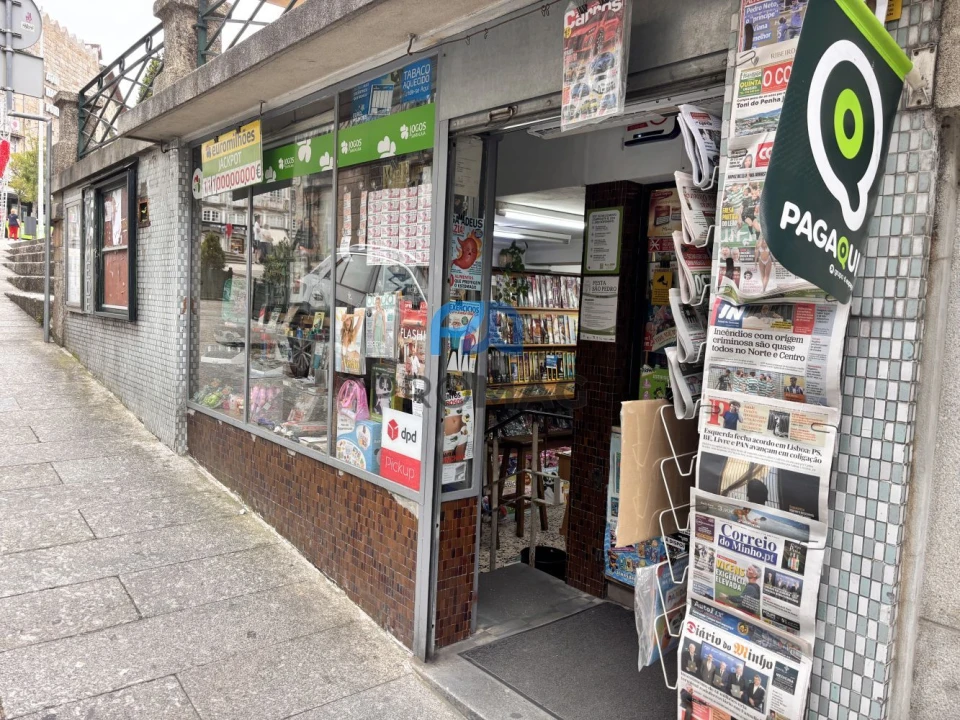 Loja para Arrendamento em Oliveira, São Paio e São Sebastião Foto 1