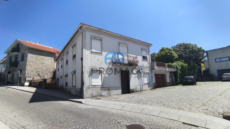 Moradia T6 para Venda em Resende Foto 2