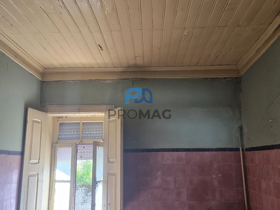 Moradia T6 para Venda em Resende Foto 18