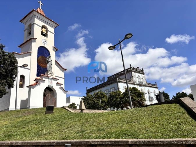 Loja para Arrendamento em São João da Madeira Foto 8