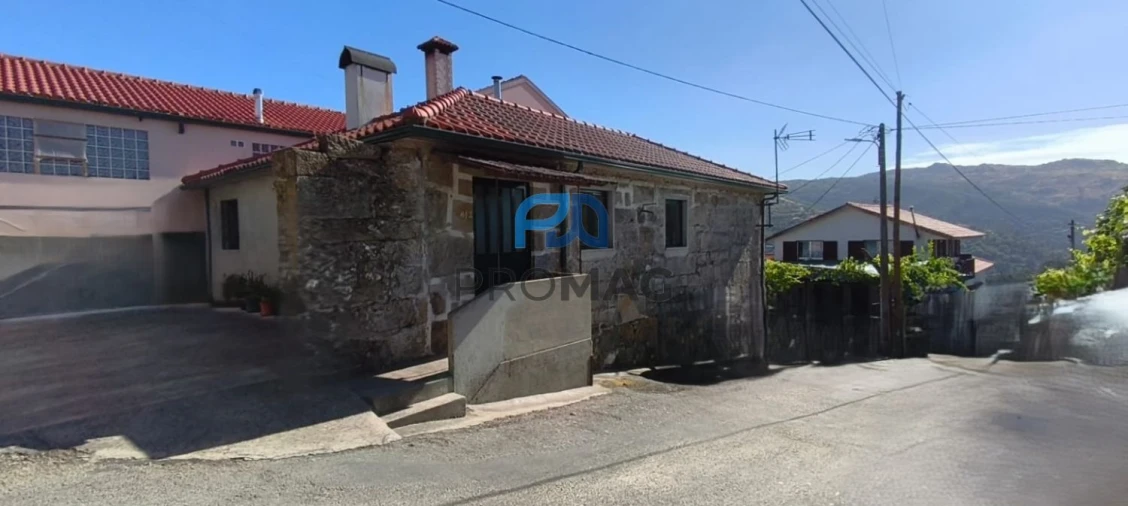 Moradia T2 para Venda em São Cipriano Foto 4