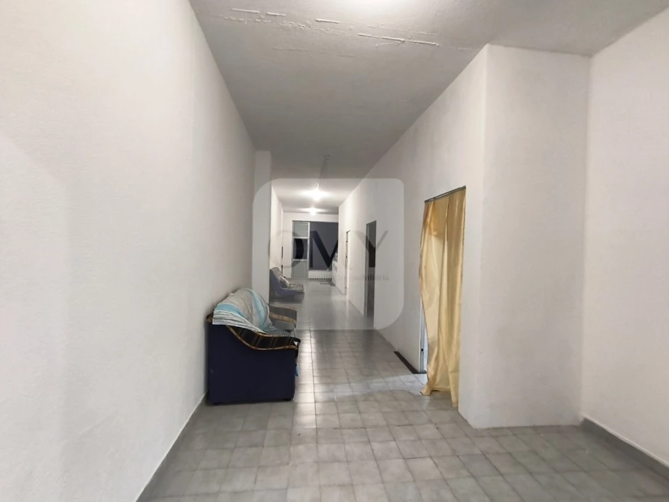 Loja para Arrendamento em Nossa Senhora da Conceição, São Pedro e São Dinis Foto 2