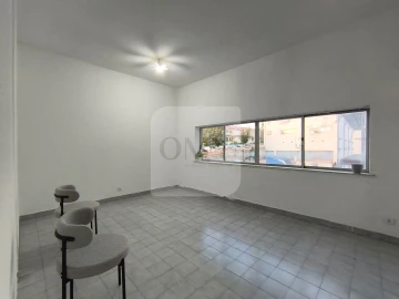 Loja para Arrendamento em Nossa Senhora da Conceição, São Pedro e São Dinis