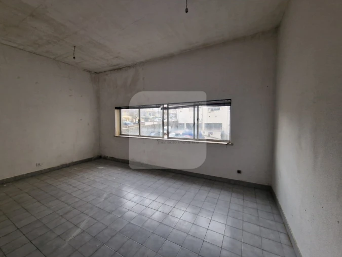 Loja para Arrendamento em Nossa Senhora da Conceição, São Pedro e São Dinis Foto 3