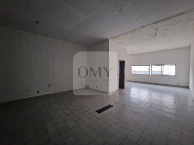 Loja para Arrendamento em Nossa Senhora da Conceição, São Pedro e São Dinis Foto 7