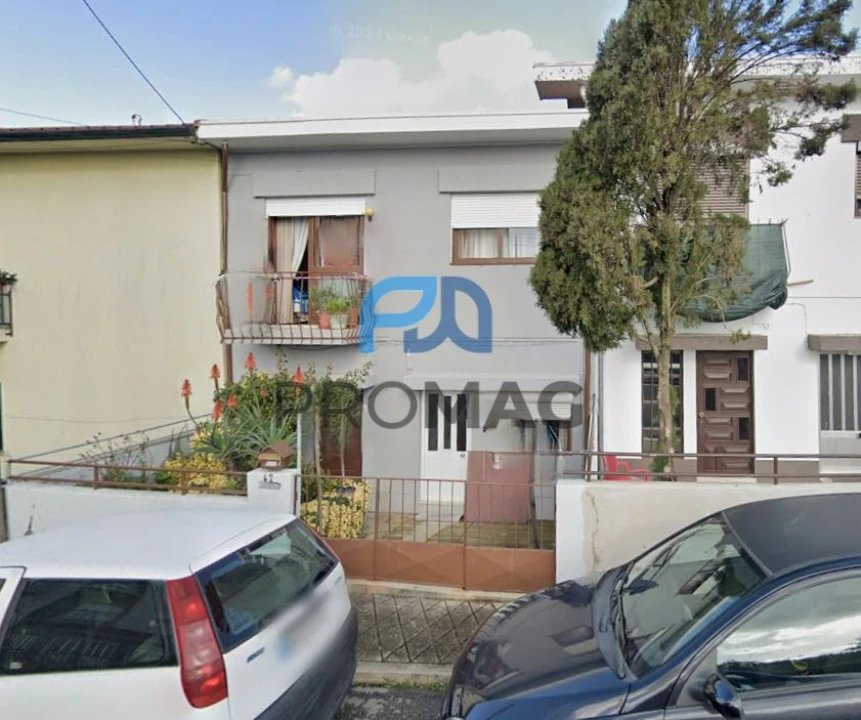 Moradia T2 para Venda em Fânzeres e São Pedro da Cova Foto 1