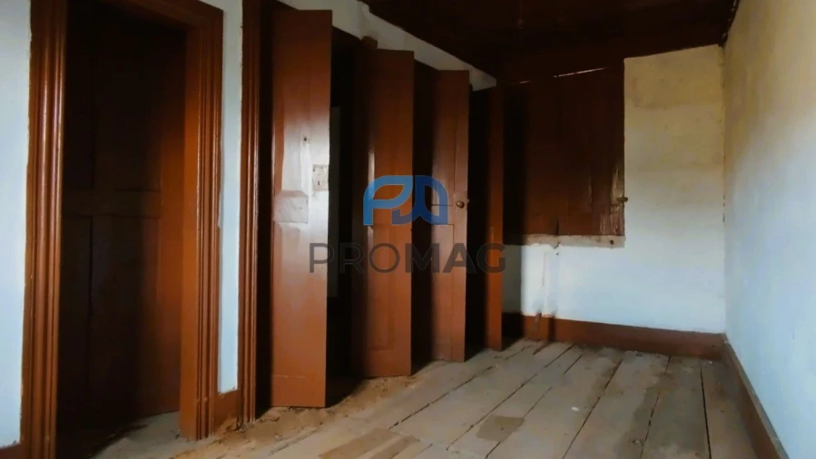 Moradia T3 para Venda em São Martinho de Mouros Foto 8